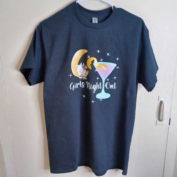 GIRLS NIGHT OUT. Cute tee for the gal's night of partying with the girls. - Picture 6 of 12